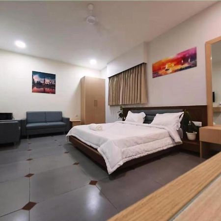 Hotel Seven Ahmedabad Ngoại thất bức ảnh