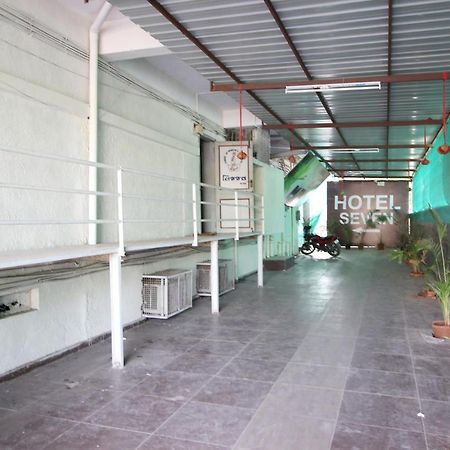 Hotel Seven Ahmedabad Ngoại thất bức ảnh