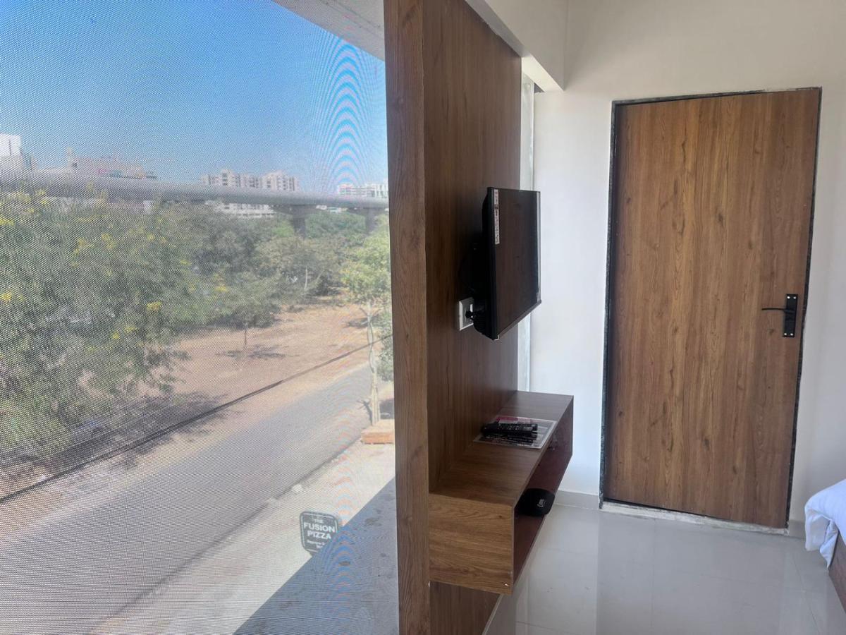 Hotel Seven Ahmedabad Ngoại thất bức ảnh