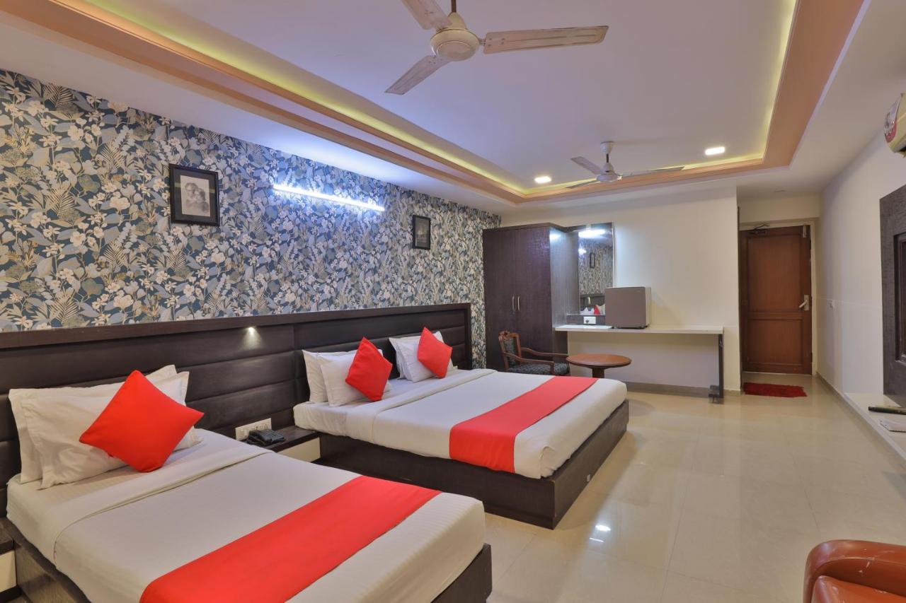 Hotel Seven Ahmedabad Ngoại thất bức ảnh