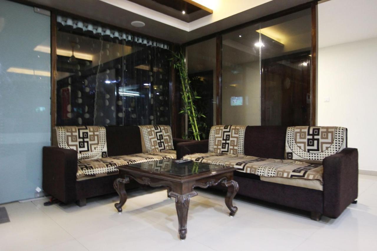 Hotel Seven Ahmedabad Ngoại thất bức ảnh