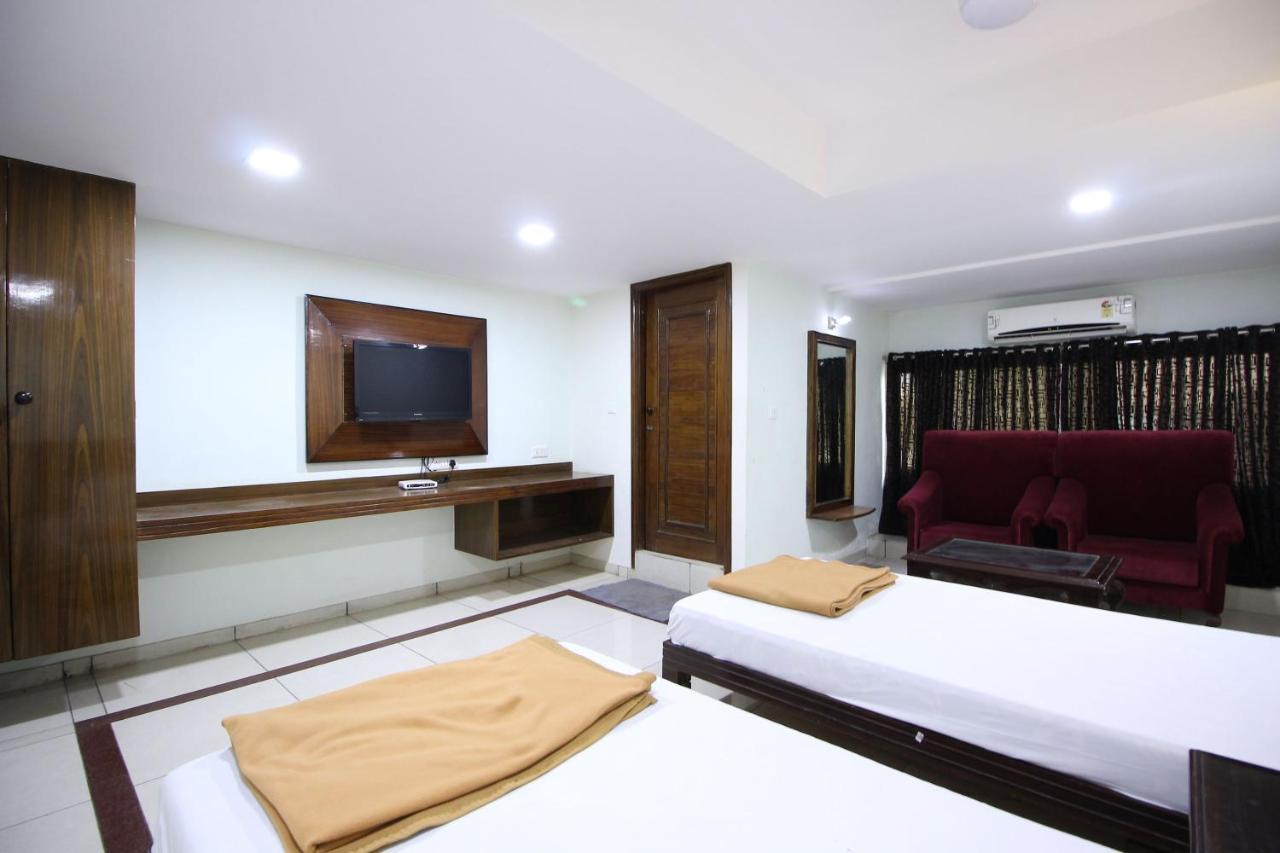 Hotel Seven Ahmedabad Ngoại thất bức ảnh