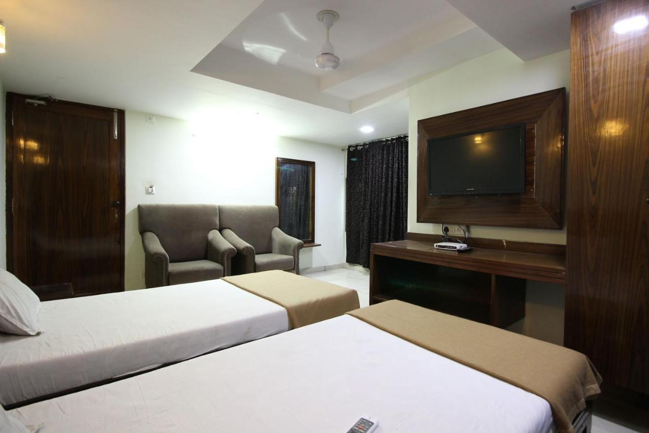 Hotel Seven Ahmedabad Ngoại thất bức ảnh