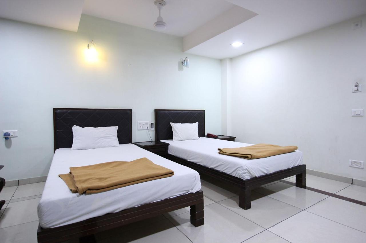 Hotel Seven Ahmedabad Ngoại thất bức ảnh