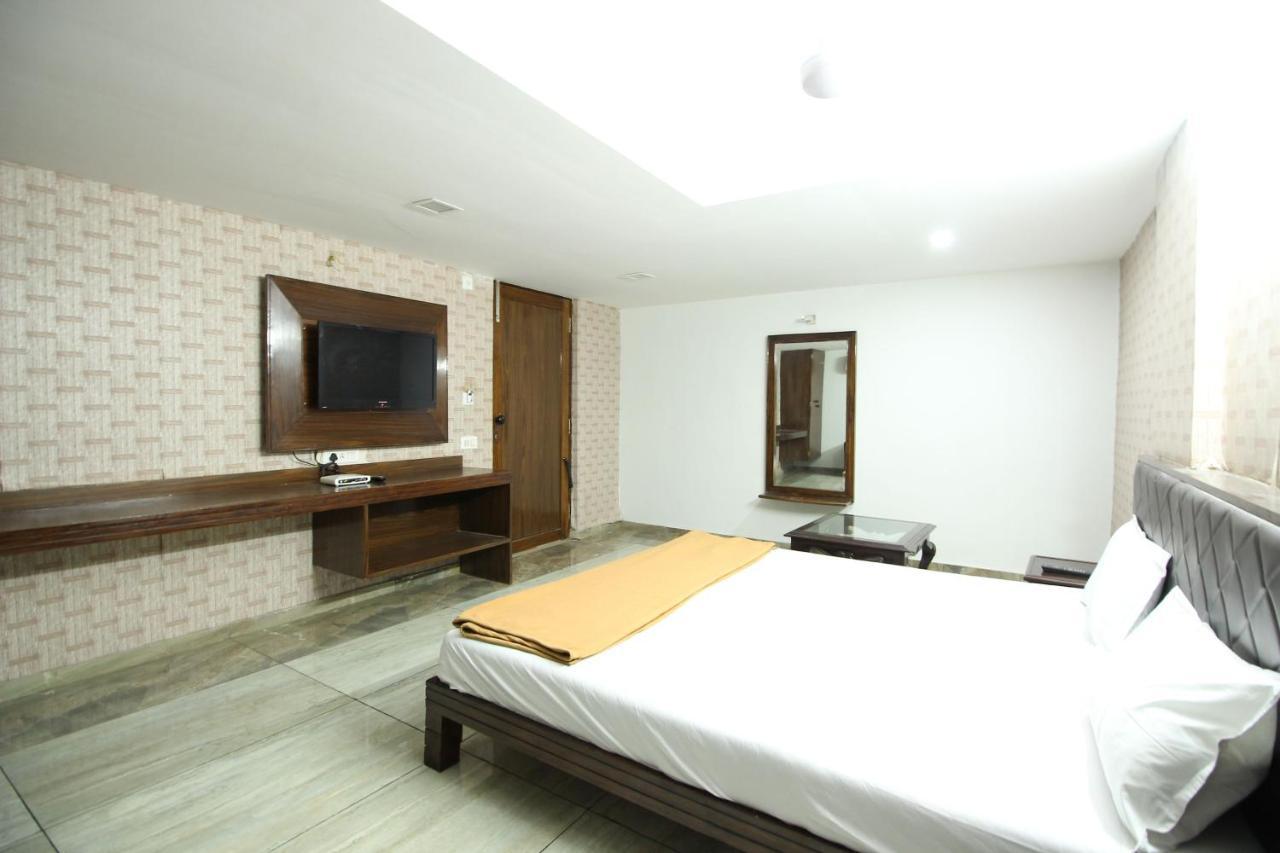 Hotel Seven Ahmedabad Ngoại thất bức ảnh